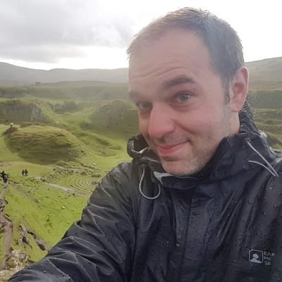 Andrew Therriault headshot